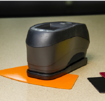 Spectrofotometru portabil pentru determinarea culorii Ci60